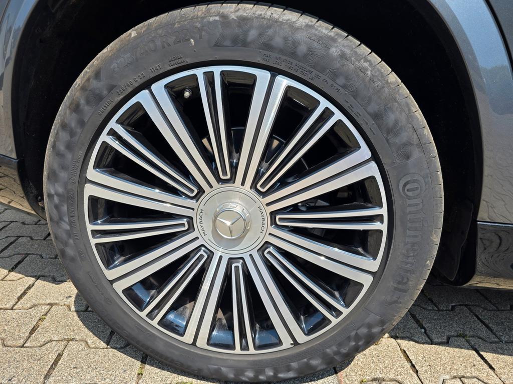 Mercedes-Benz GLS 600