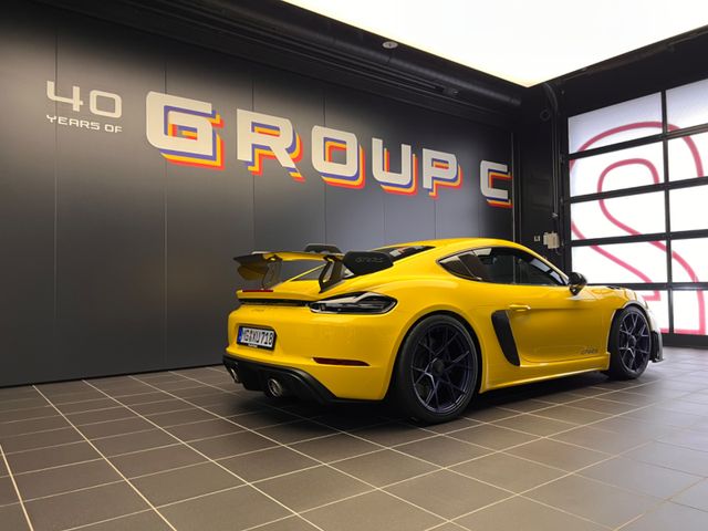 Porsche Cayman 718 GT4 RS Weissach