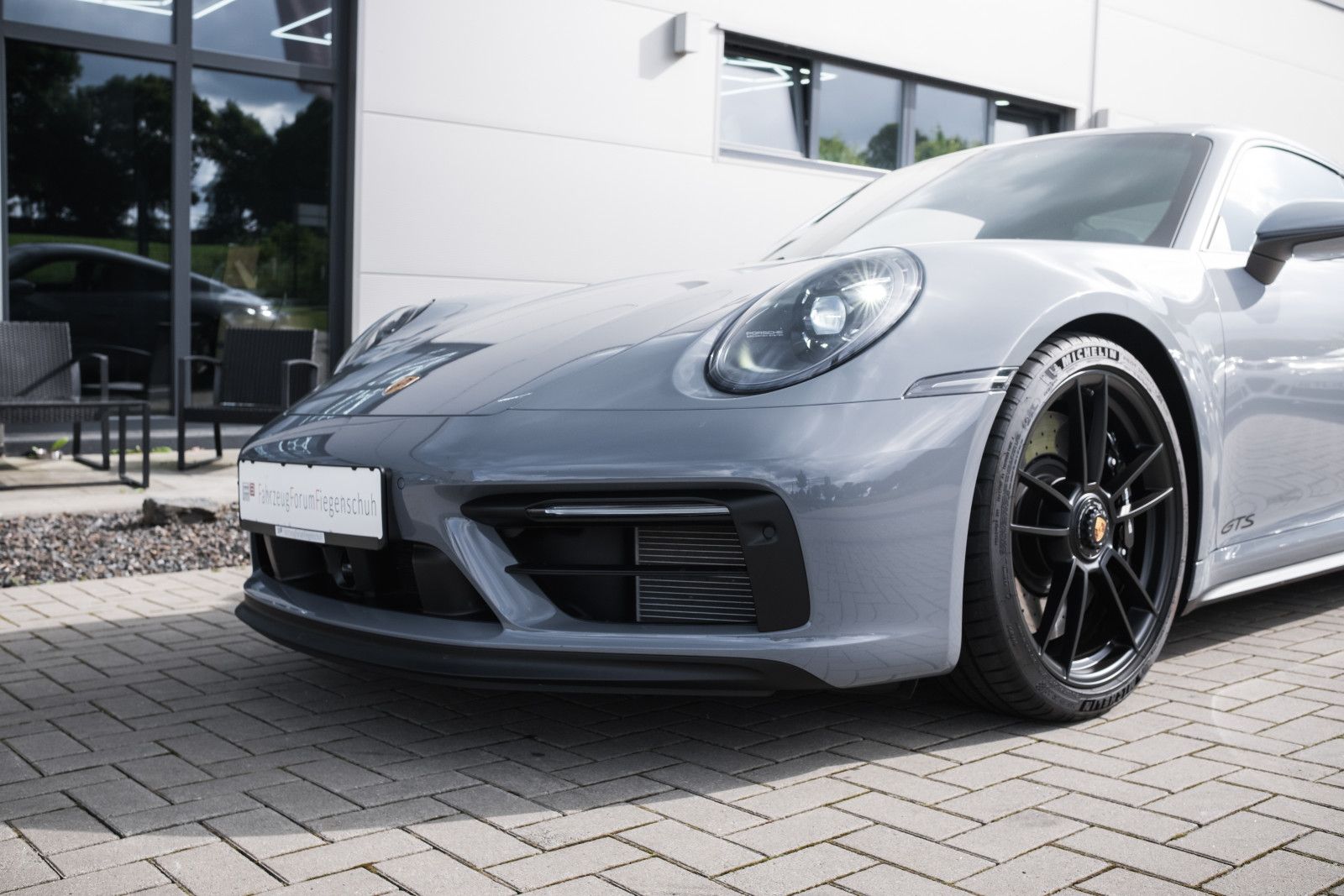 Fahrzeugabbildung Porsche 911/992.1 GTS 4 -18Wege-INNO-360-HALenkung-LED