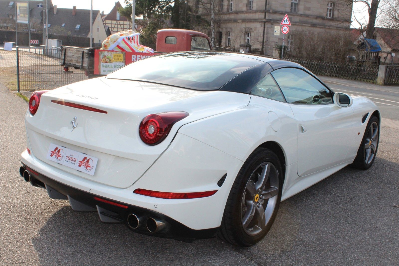 California 3.9 V8 T 4-Sitzer