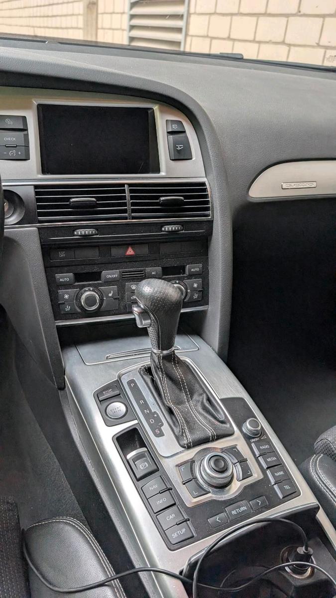 Audi Quattro 2010 — photo 7