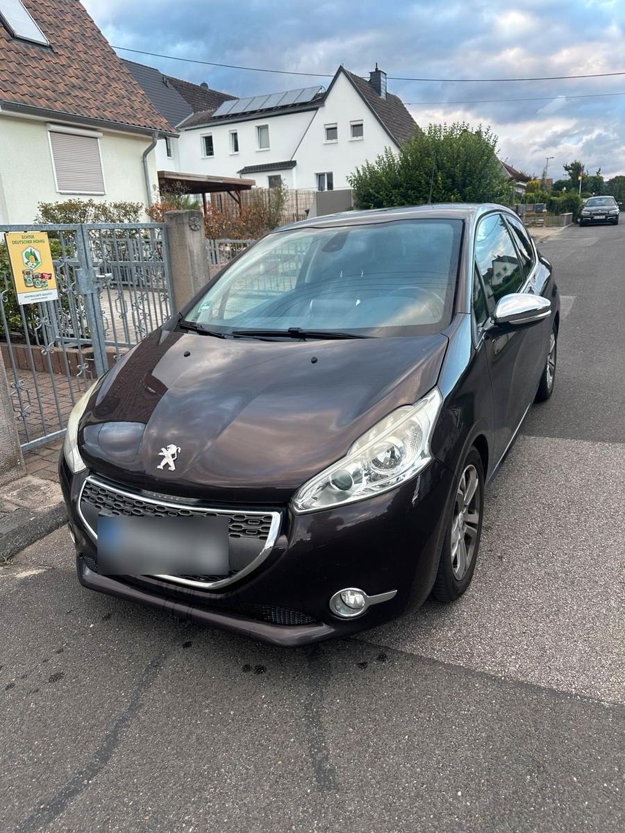 Peugeot 208