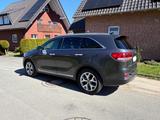 Kia Sorento 2.2 CRDi AWD Platinum AHK PANO Vollausst - Kia Sorento von privat