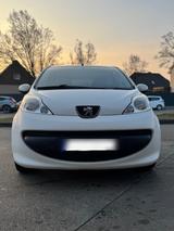 Peugeot Pegeot 107 Weiß Scheckheftgepflegt mit neu... - Peugeot 107 in Berlin