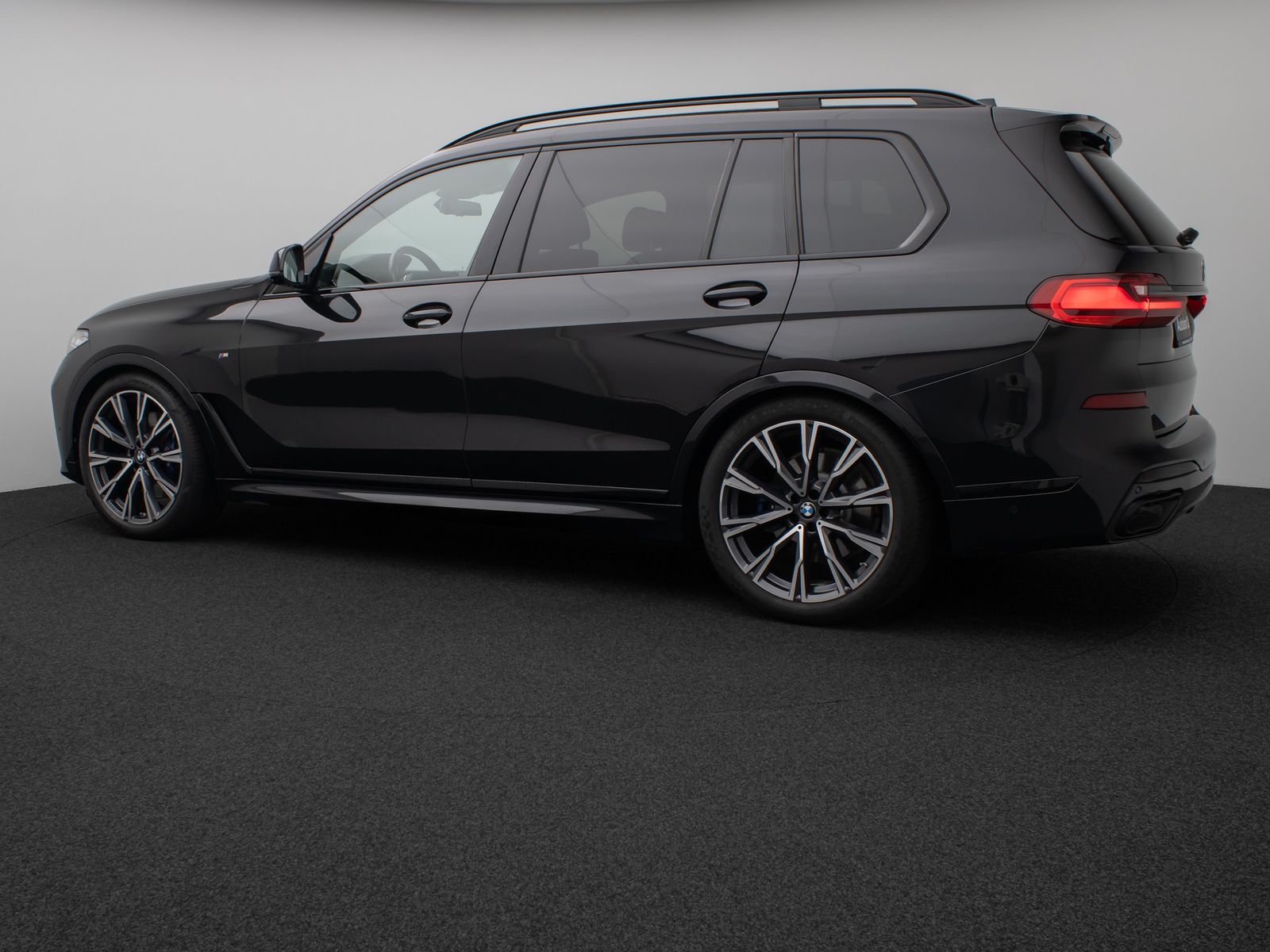 Fahrzeugabbildung BMW X7 xD40d M Sport Panorama 360°HUD DAB H/K SoftCL