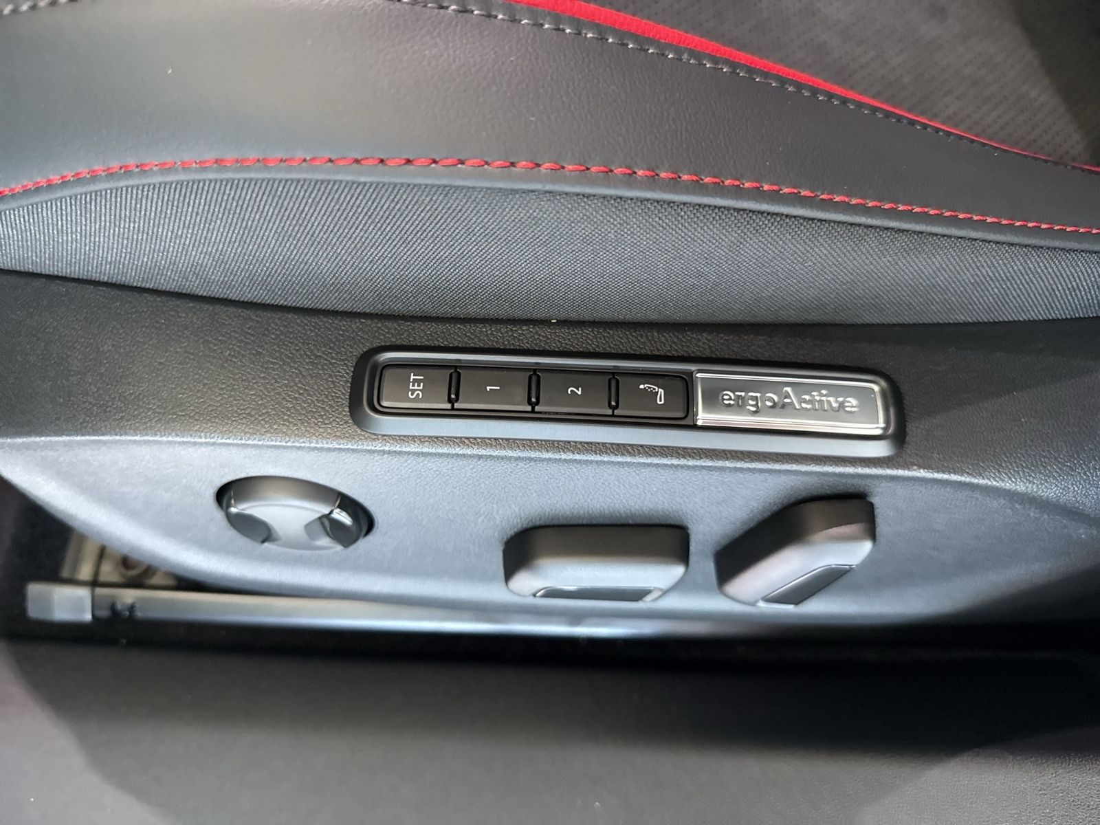 ID.7 GTX Tourer 4MOTION, AHK, Wärmepumpe, Interi