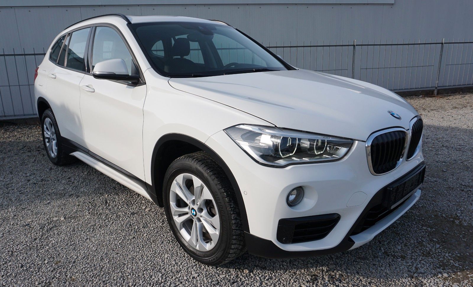 Fahrzeugabbildung BMW X1 sDrive 18i Sport Line, Kamera, PDC, Panorama