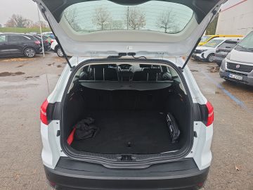 Bild 8 Ford Focus Turnier Business Navi Ambientebeleuchtung