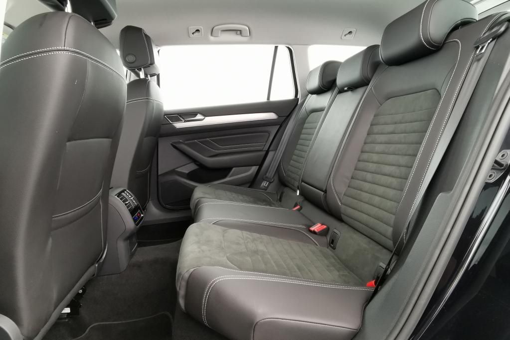 Volkswagen Passat Variant Elegance 1.5 TSI RFK*PDC*Tempo*SH