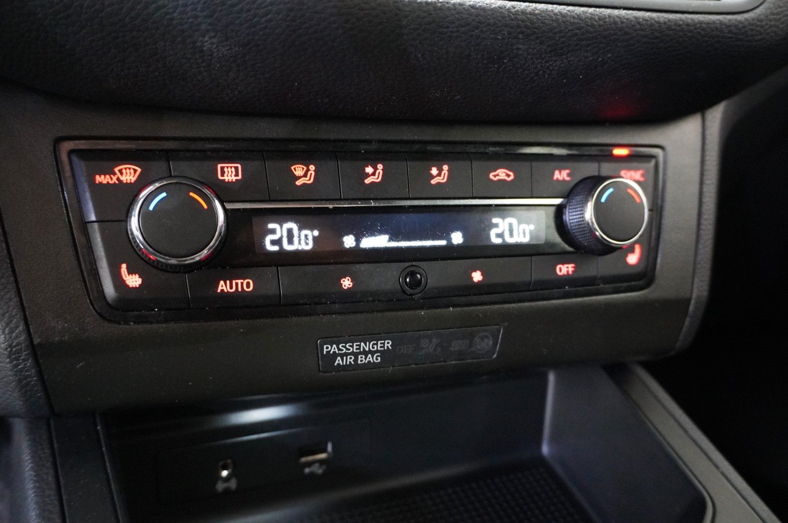 Fahrzeugabbildung SEAT Ibiza 1.0 TSI FR SPORT LED/NAVI/SHZ/PDC/TEMP/17"
