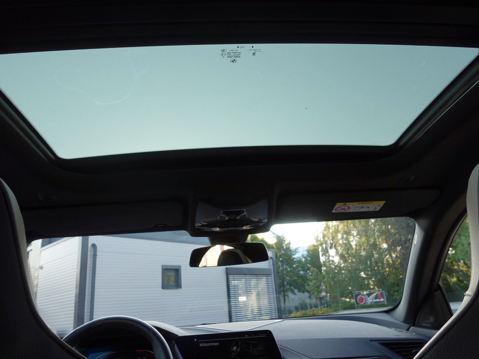 Fahrzeugabbildung BMW 220i Gran Coupé M Sport LED/HUD/Pano/HarmanKard.
