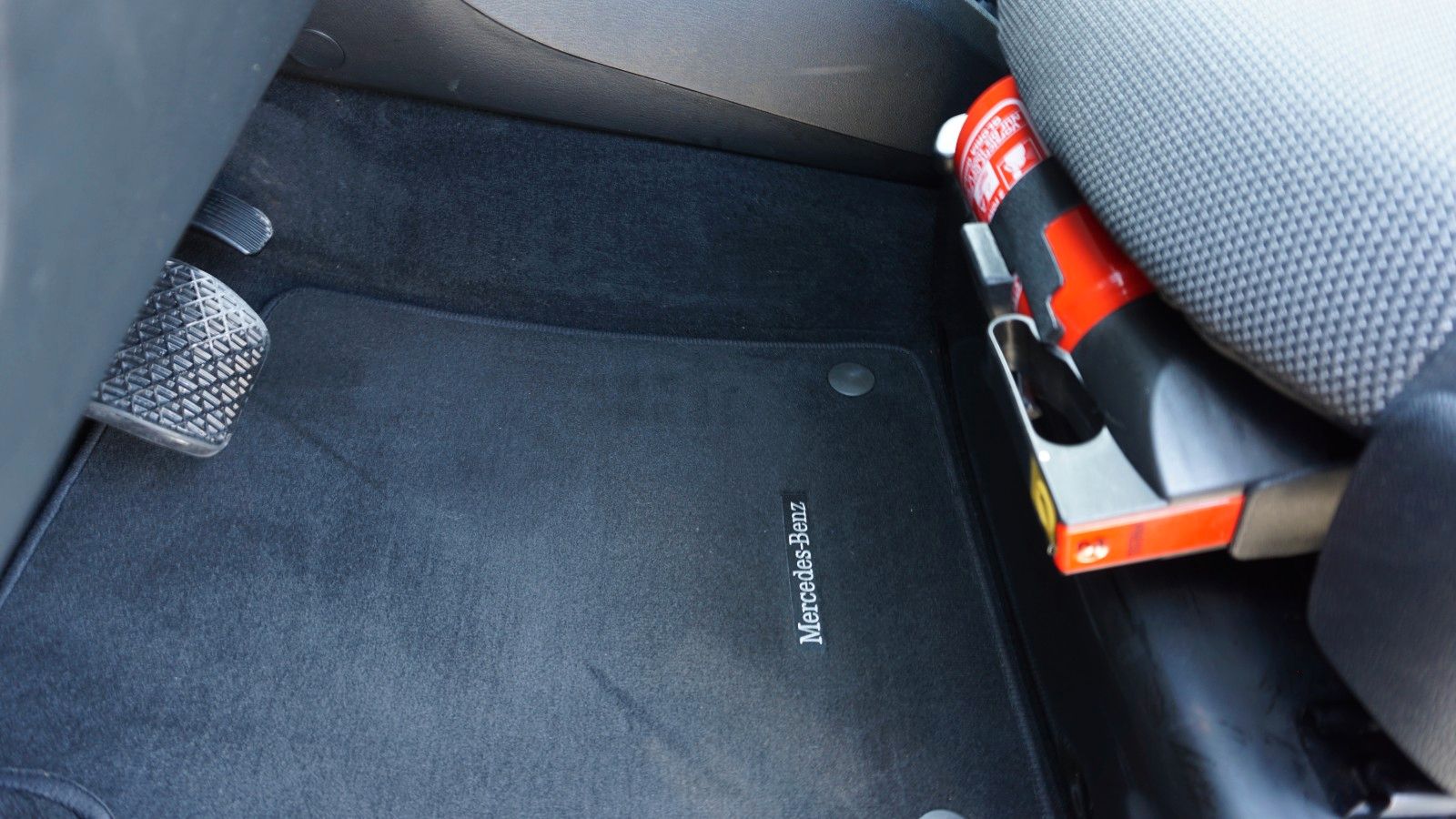 Fahrzeugabbildung Mercedes-Benz V 220d EDITION lang  7 Sitze,Navi,AHK,SR+WR