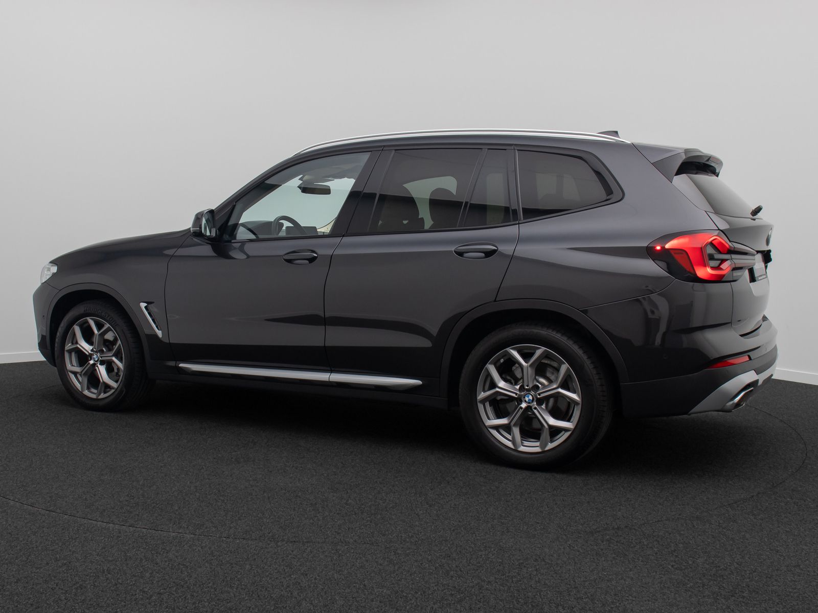 Fahrzeugabbildung BMW X3 xD30d Sport AHK DAB 360° Komfort Leder 19Zoll