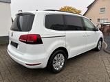 Volkswagen Sharan Comfortline BMT 7 Sitzer Navi Alu PDC RFK - Volkswagen Sharan: 7n