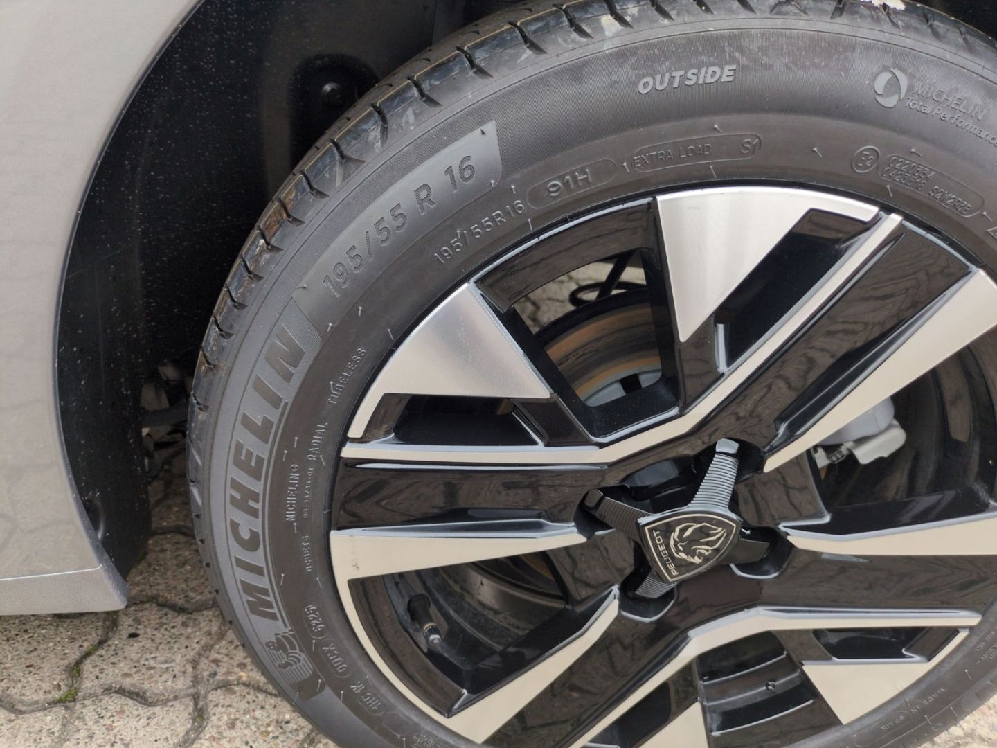 Peugeot 208 - Bild 16