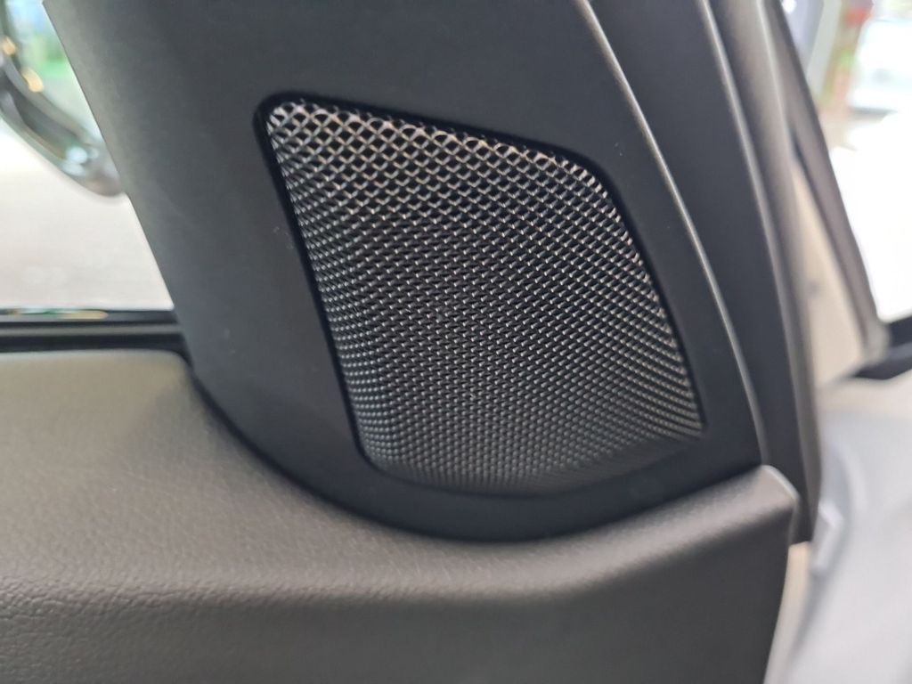 BMW 320 d M-Sport LED Head-Up HiFi DAB RFK AHK Pano u
