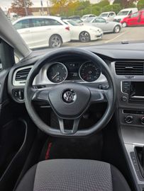 Volkswagen Golf - 10