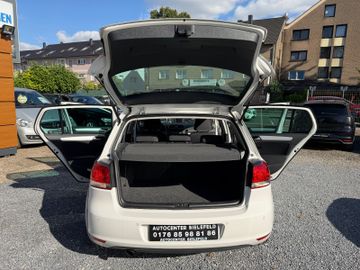 Volkswagen Golf - 11
