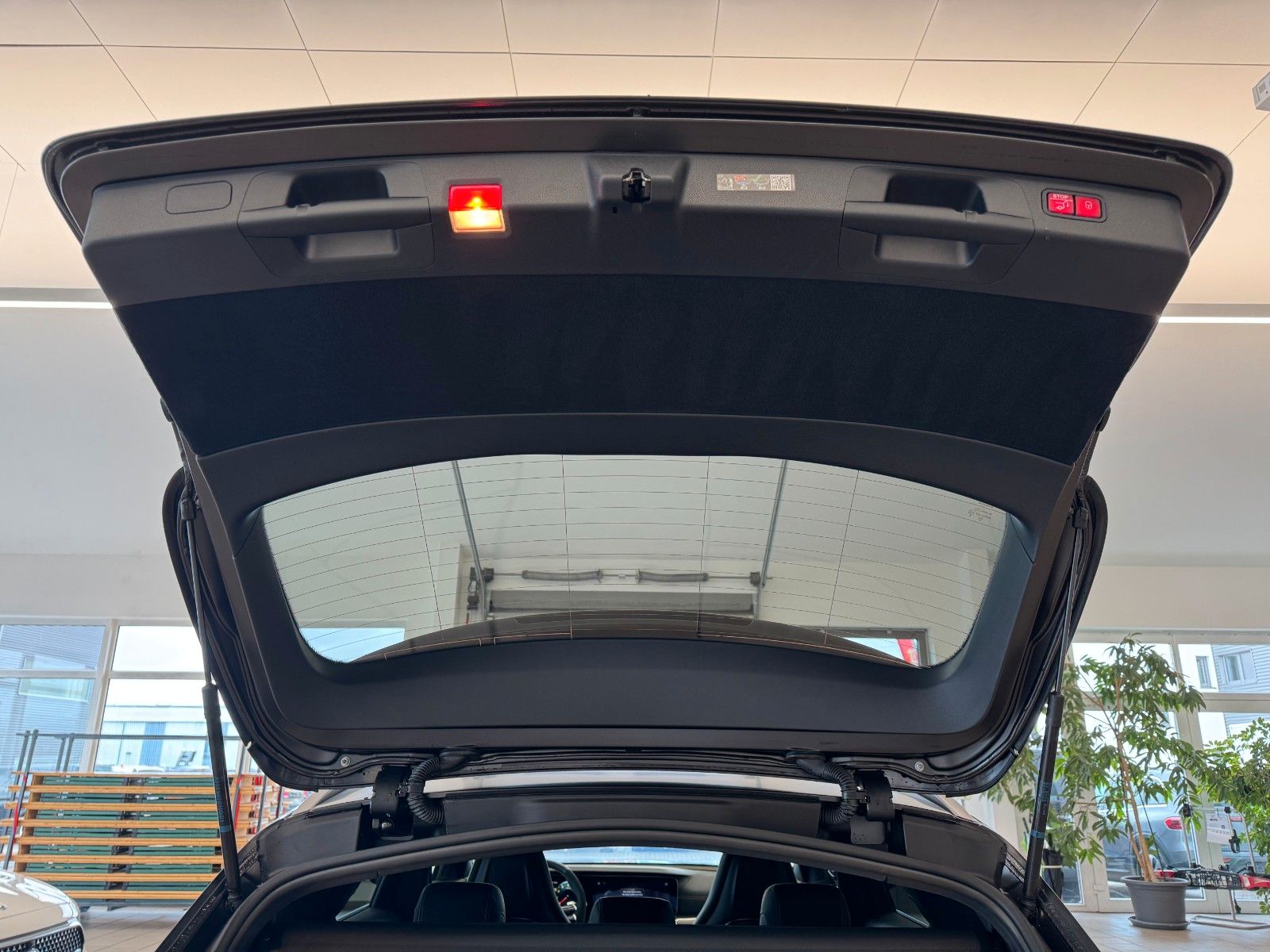 Fahrzeugabbildung Mercedes-Benz E 63 S AMG+FinalEdition+Distr+Burm+AirM+HUD