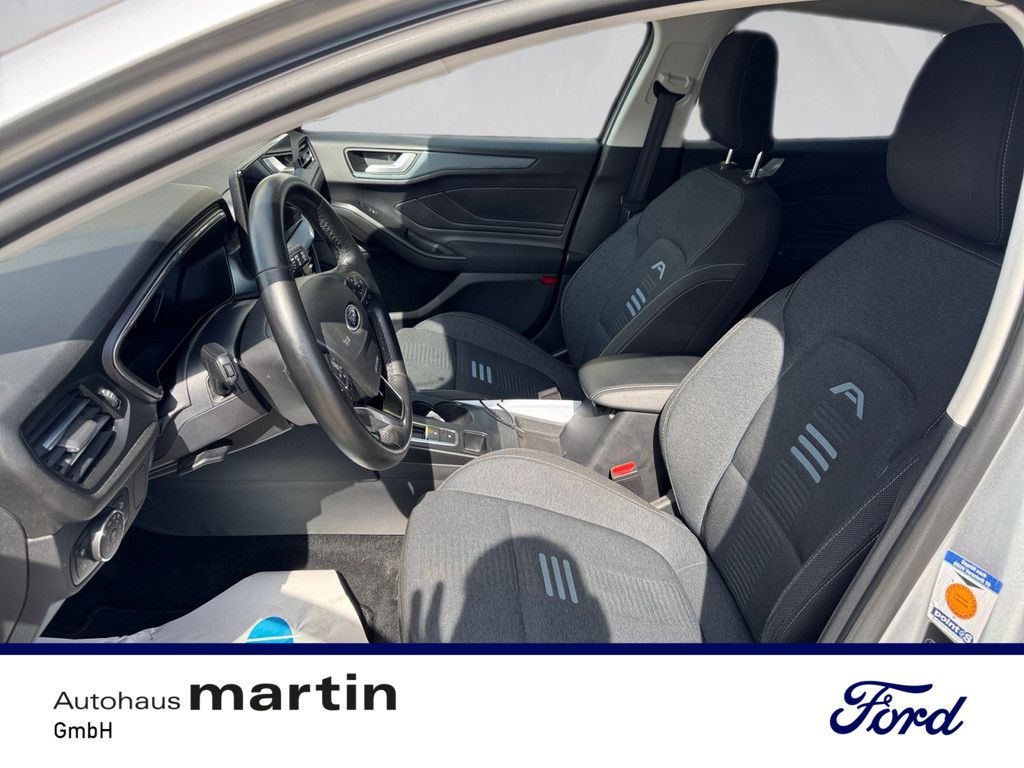 Fahrzeugabbildung Ford Focus 1.5 Active USB KAMERA BT PDC SHZ NAVI LED