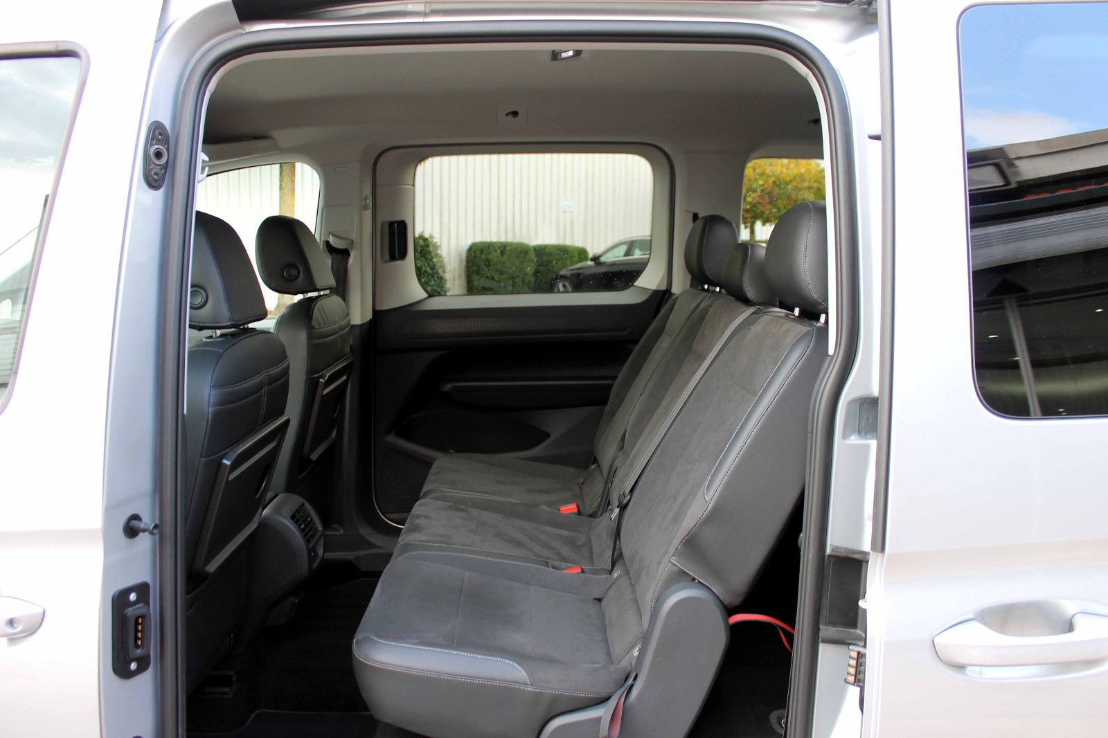 Fahrzeugabbildung Volkswagen Caddy Maxi Style Kombi 7-Stz. DSG ACC KAM AHK