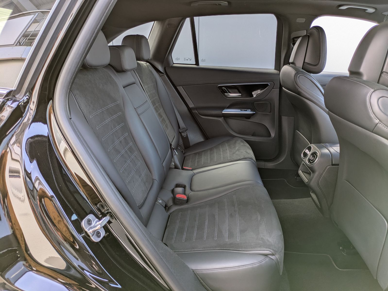 Fahrzeugabbildung Mercedes-Benz GLC 300 d 4M AMG PANO*DIGITAL-LIGHT*ACC*AHK*20"