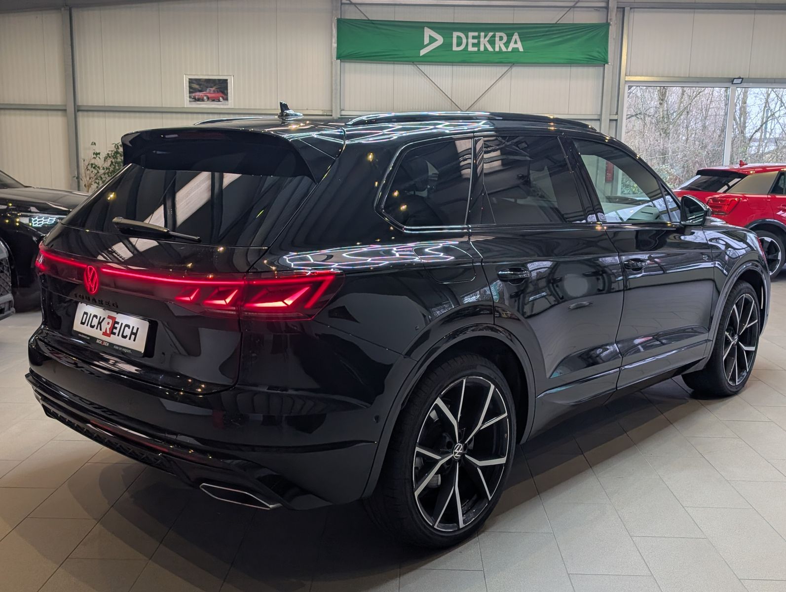 Fahrzeugabbildung Volkswagen Touareg 3.0TDI 4M R-Line VOLL Black 22" UPE 114T