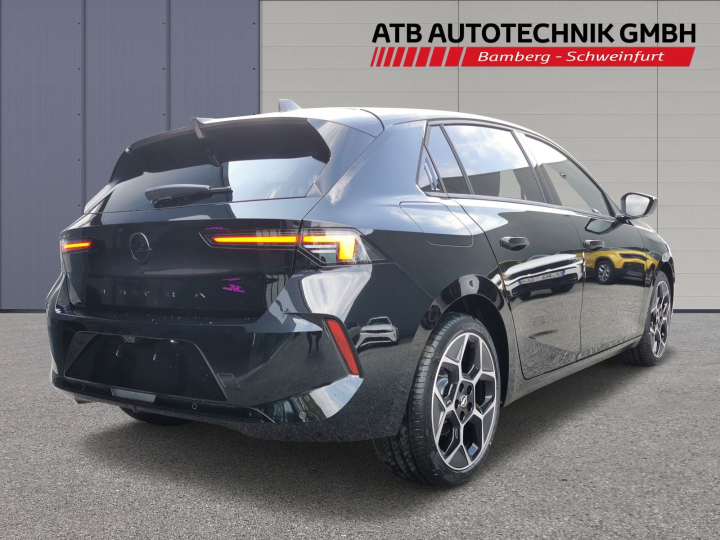 Fahrzeugabbildung Opel Astra Ultimate HUD Panorama Navi Memory Sitz SHZ