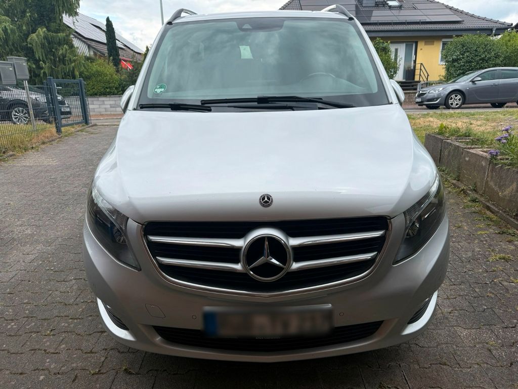 Image of Mercedes-Benz V 220