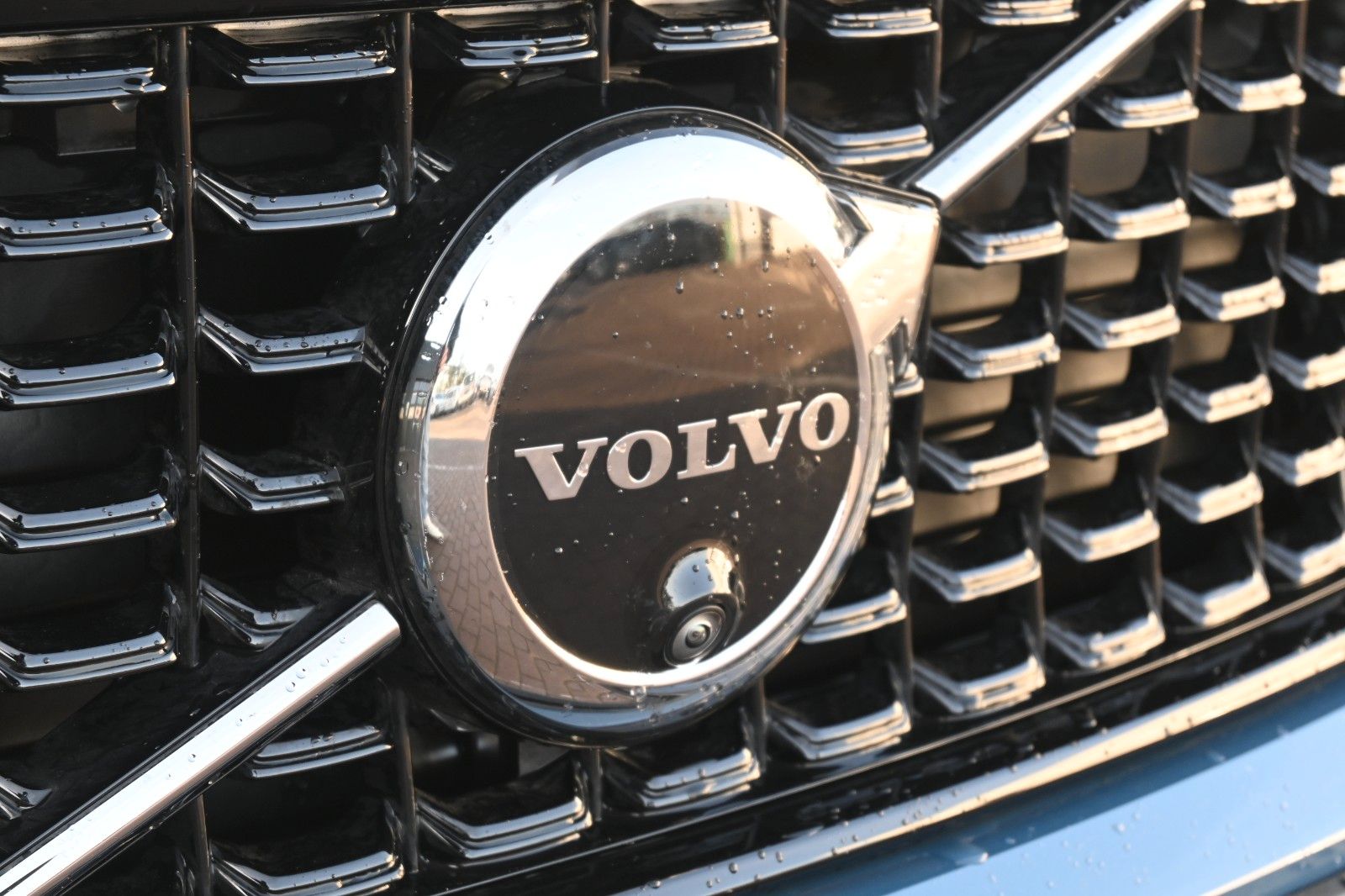 Fahrzeugabbildung Volvo XC40 B3 DKG Plus Dark*360°*PANO*ACC