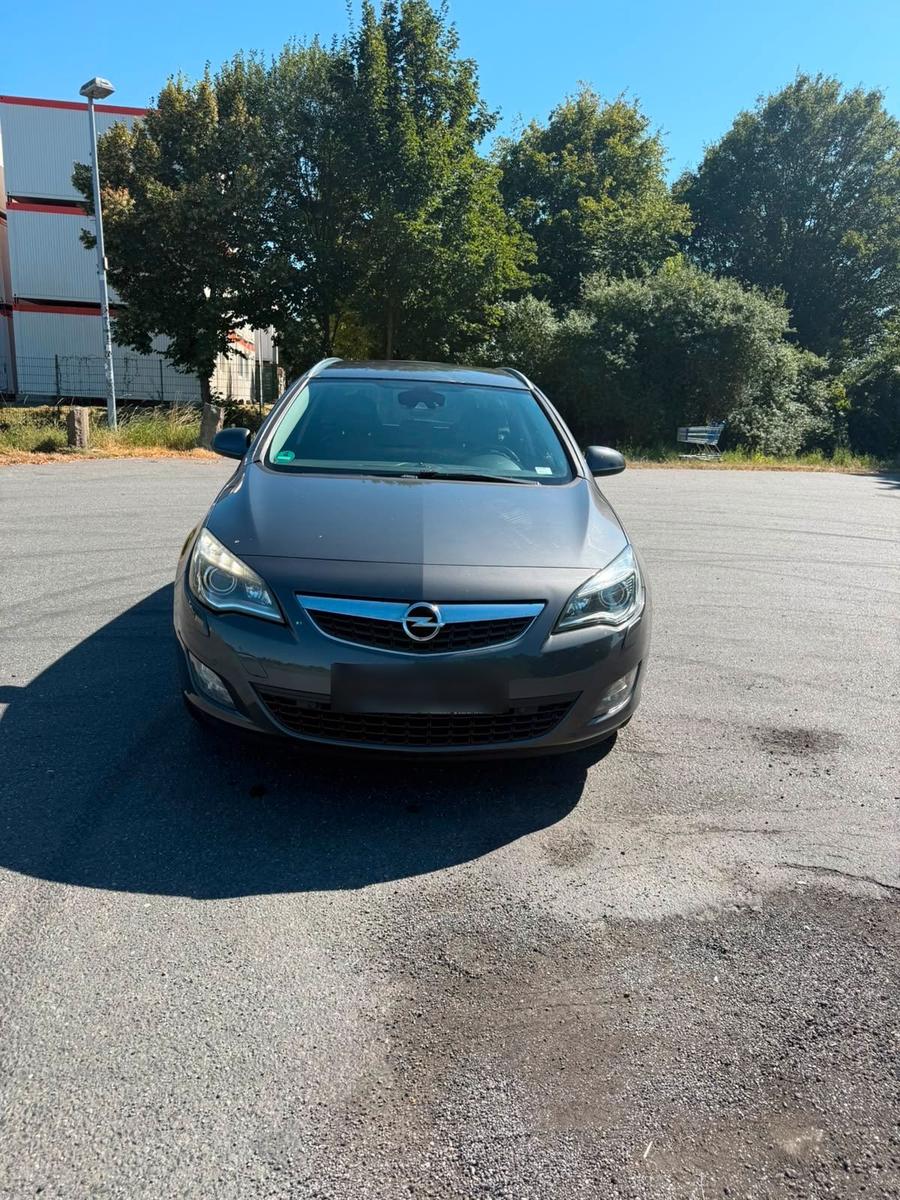 Opel Astra, 2012