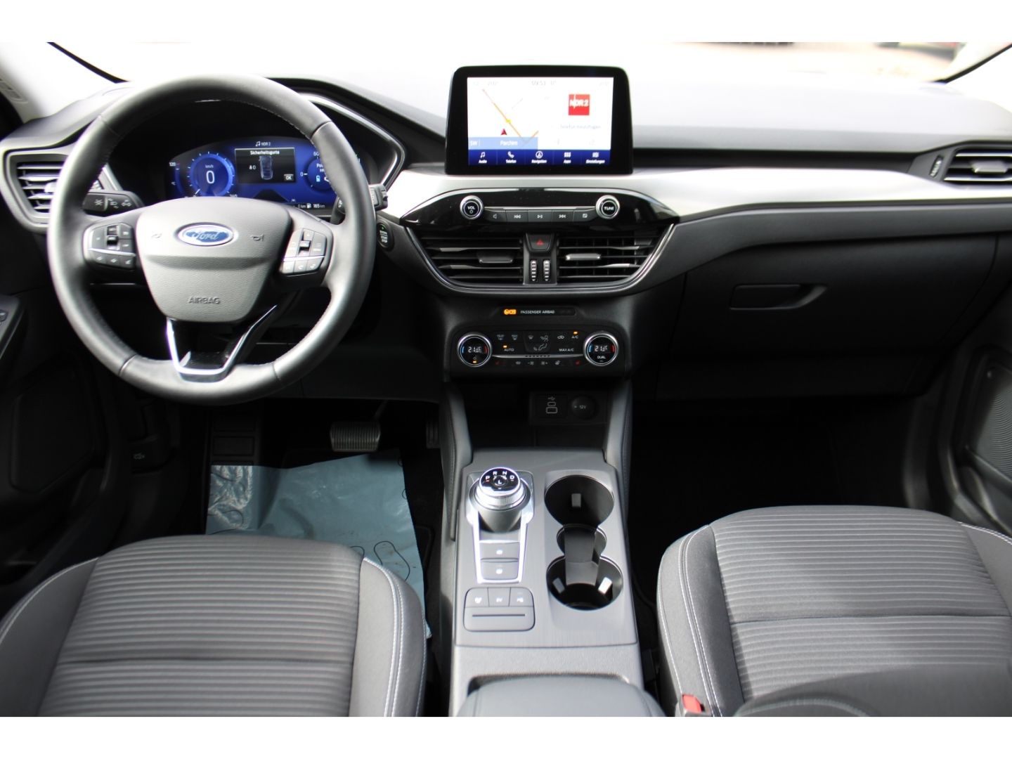 Fahrzeugabbildung Ford Kuga Plug-In Hybrid PHEV Titanium Automatik Navi