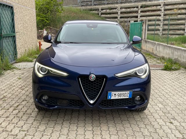 Alfa Romeo A.R. Stelvio 2.2 180 CV AT8 Q4 Executive