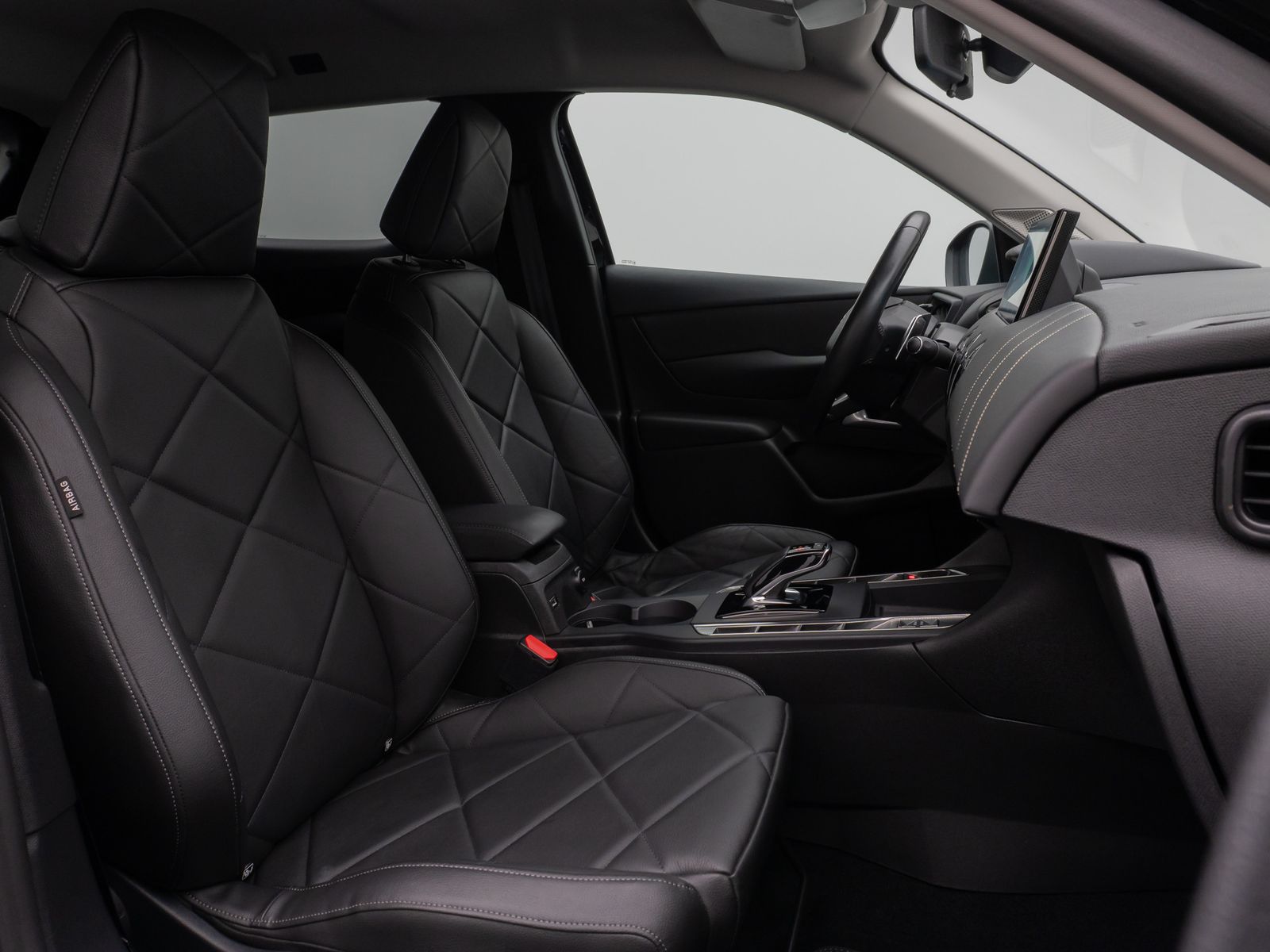 Fahrzeugabbildung DS Automobiles DS3 Crossback Faubourg Kamera Navi Sitzhzg