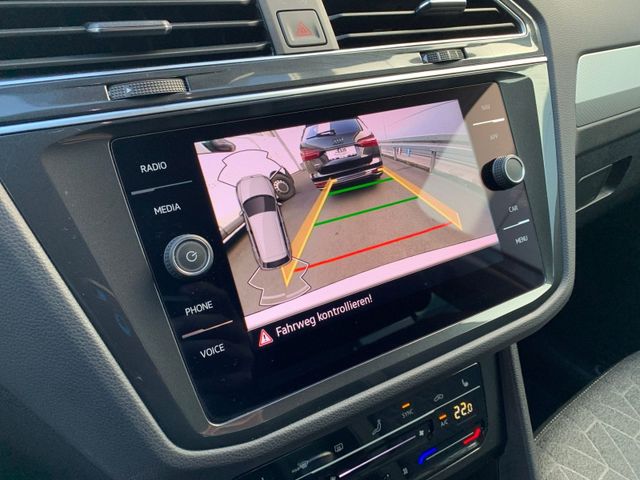 Tiguan 1.5 TSI MOVE IQ.LIGHT+NAV+KAMERA+STANDHZG