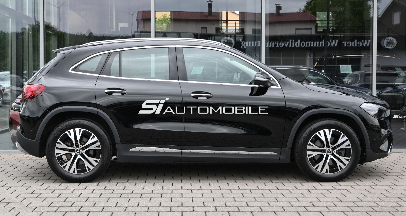 Fahrzeugabbildung Mercedes-Benz GLA 220 d 4MAT. Edition Progressive °ACC°AHK°360