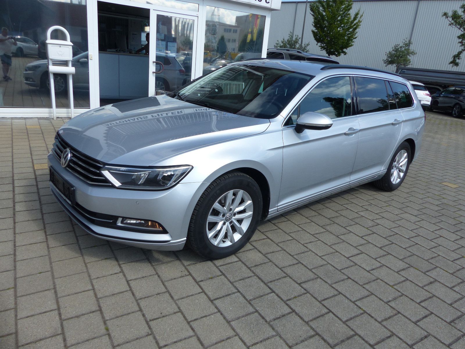 VW Passat Variant Comfortline 360° Kamera*Navi*ACC