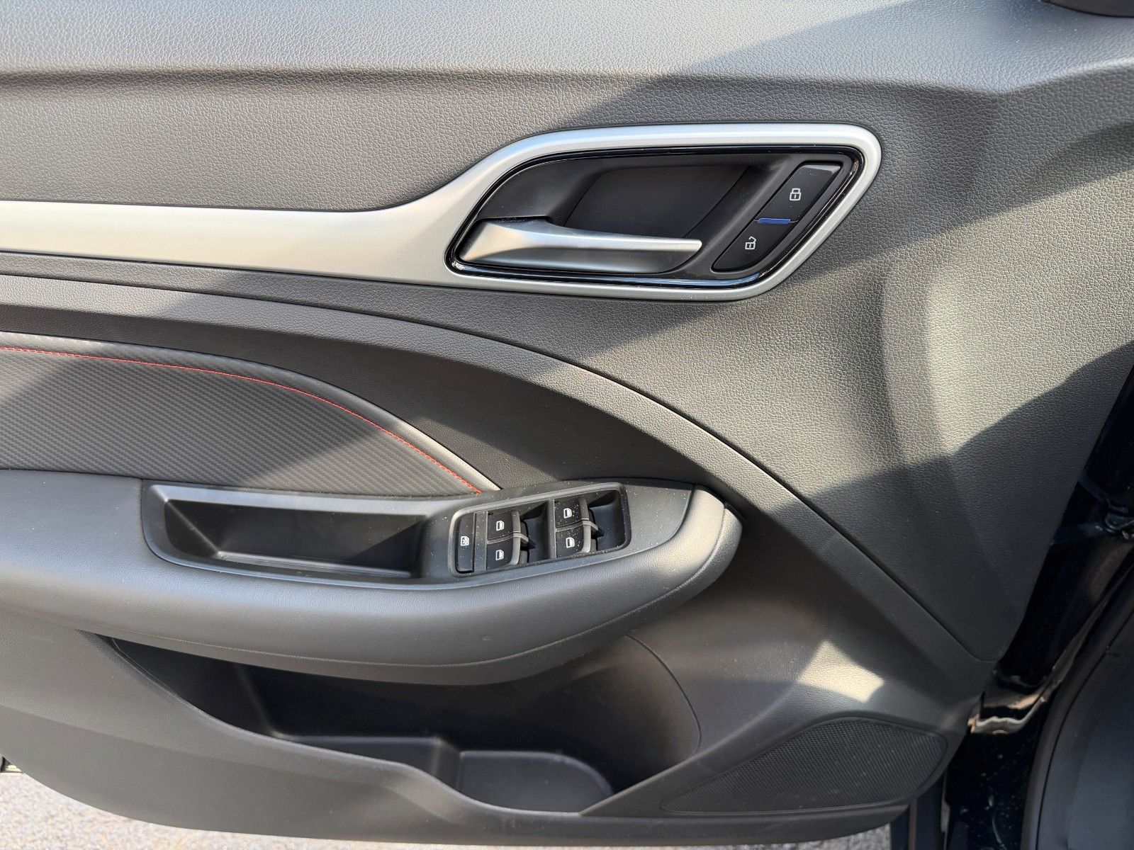 Fahrzeugabbildung MG ZS Luxury Leder+360°Kamera+LED+Carplay+DAB+TOTW