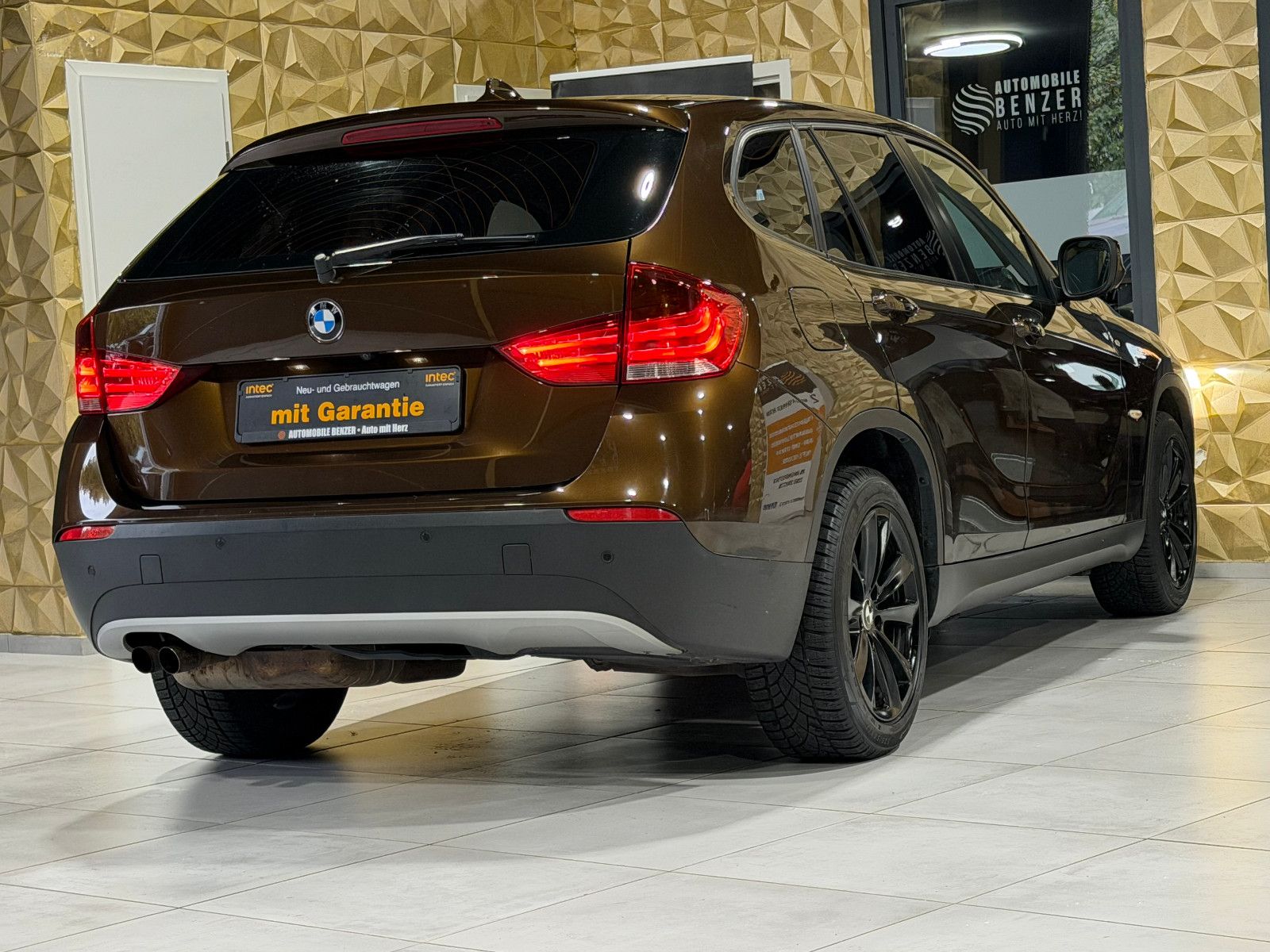 Fahrzeugabbildung BMW X1 20 i sDrive/NAVI/LEDER/XENON/KAMERA