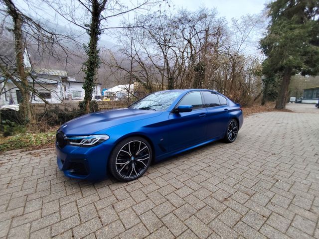 BMW M550i xDrive MWSt.  41.092 € 1. Hd Massage B&W