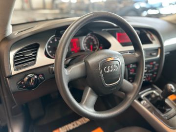 Audi A4 Avant Attraction *Xenon*Sitzh.*1.Hand*