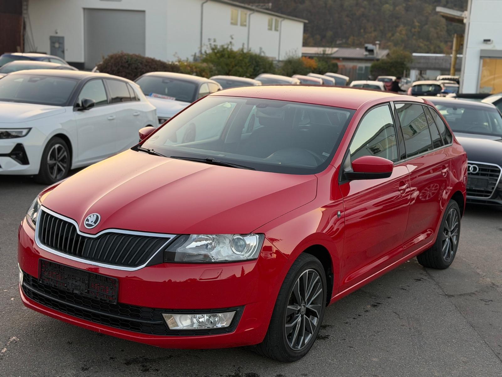 Skoda Rapid 2015 — rear view