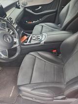 Mercedes-Benz 250 - Mercedes-Benz 250 mit Benzin-Antrieb