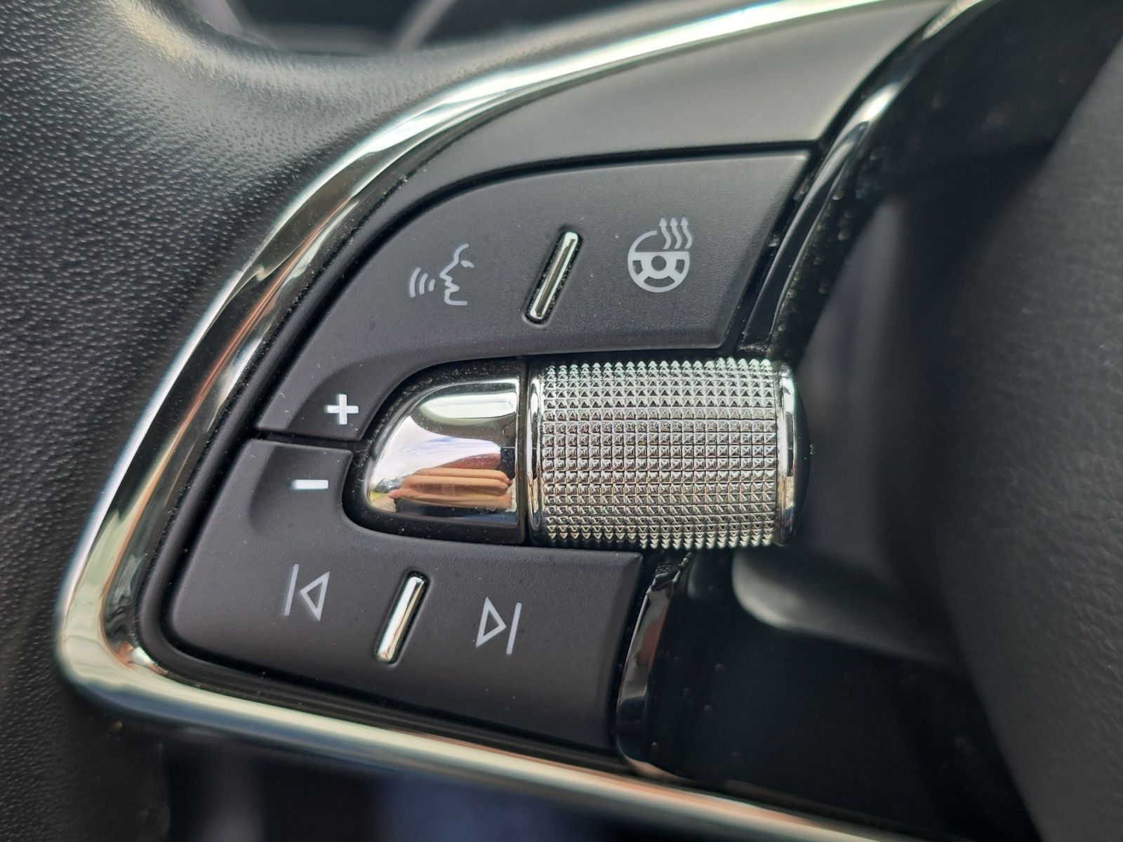Fahrzeugabbildung SKODA Octavia Combi Ambition Matrix Navi AHK GRA SHZ