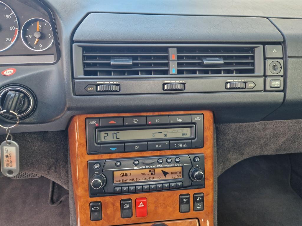 Mercedes-Benz SL 320