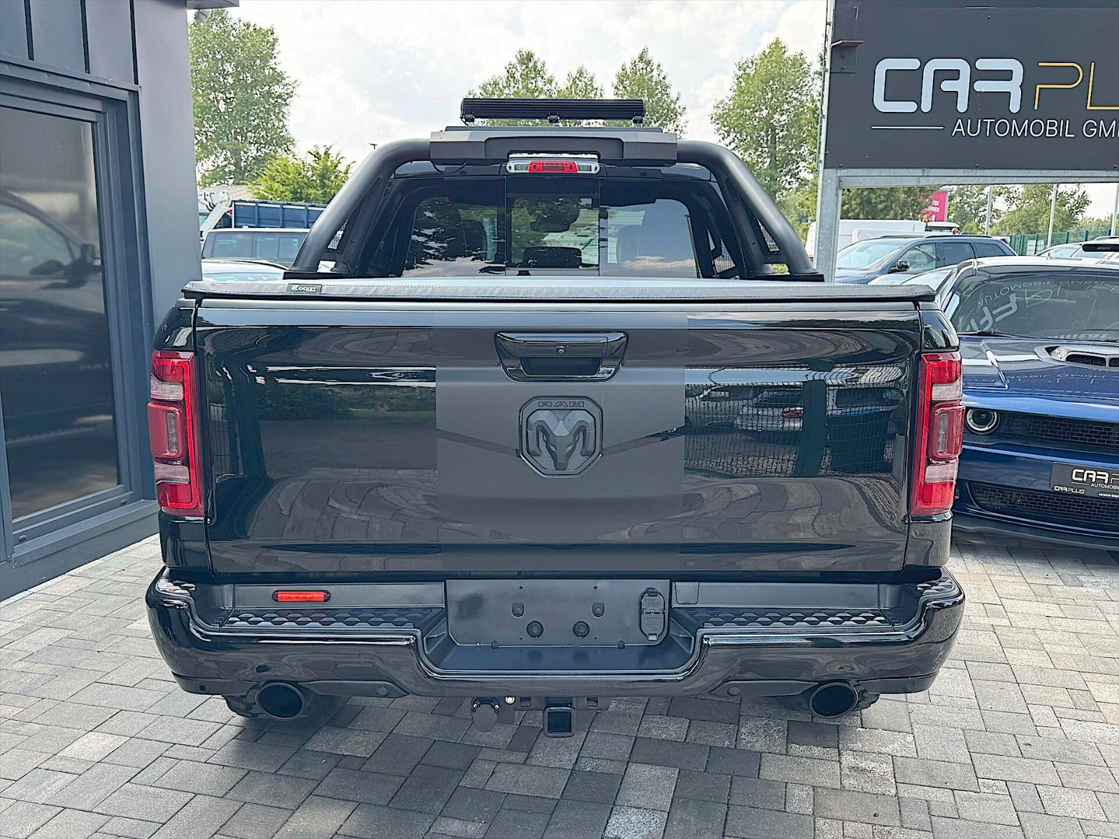 Fahrzeugabbildung Dodge RAM 5.7 V8 HEMI LARAMIE Night 4x4 eTorq  Tesla