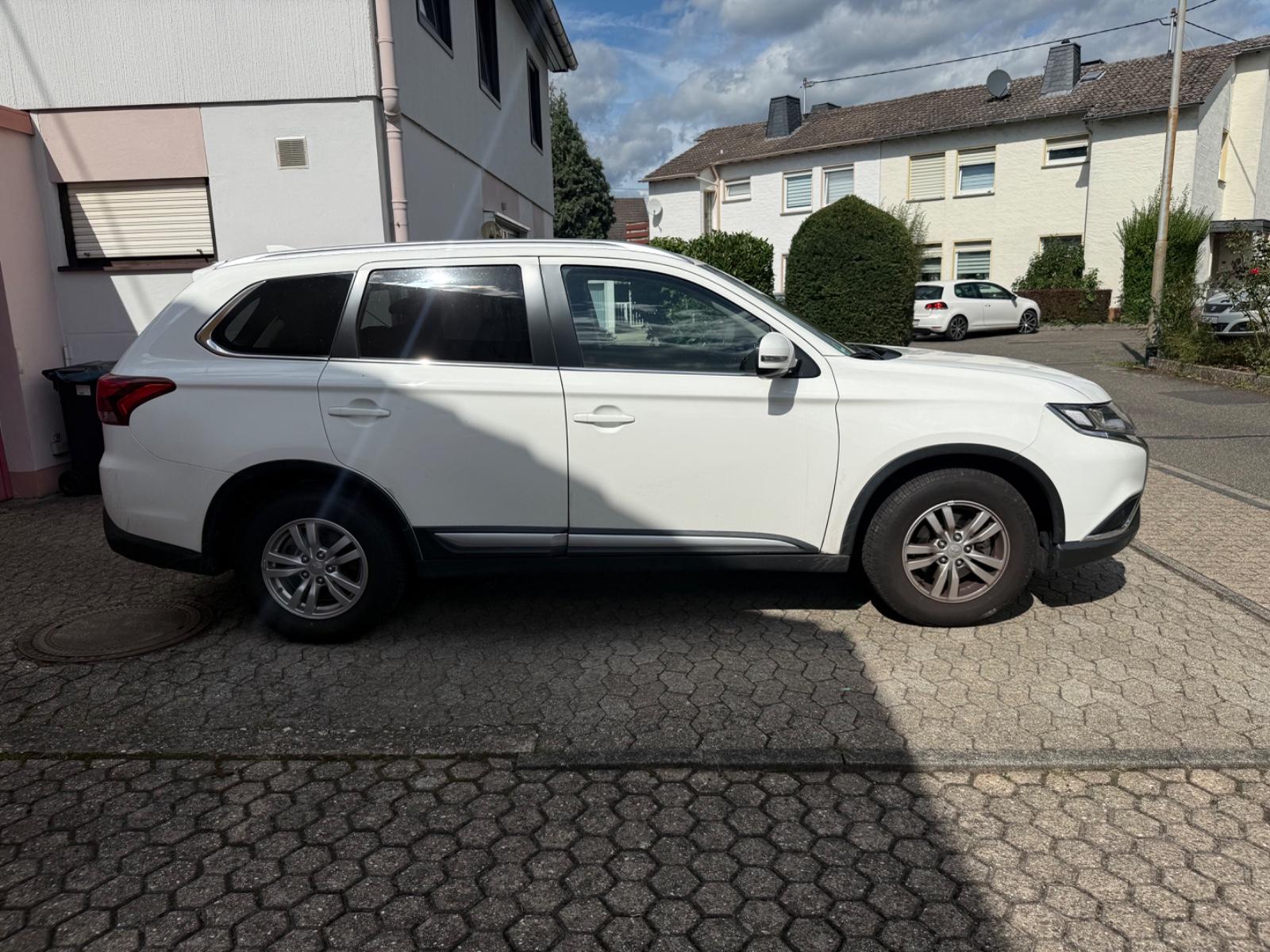 Mitsubishi Outlander 2.0 MIVEC Diamant ClearTec 2WD Diamant