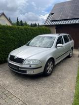 Skoda Octavia Combi 1.9 TDI 77KW Ambiente Automati... - Skoda Octavia mit Diesel-Antrieb: Kombi, Automatik, 1.9