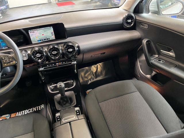 Mercedes-Benz A 200 A -Klasse *NAVI*PDC*SPURASSIST*TEMPOMAT*