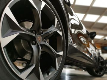 Cupra Formentor TSI Motorsport Schalensitze ... 19"Alu